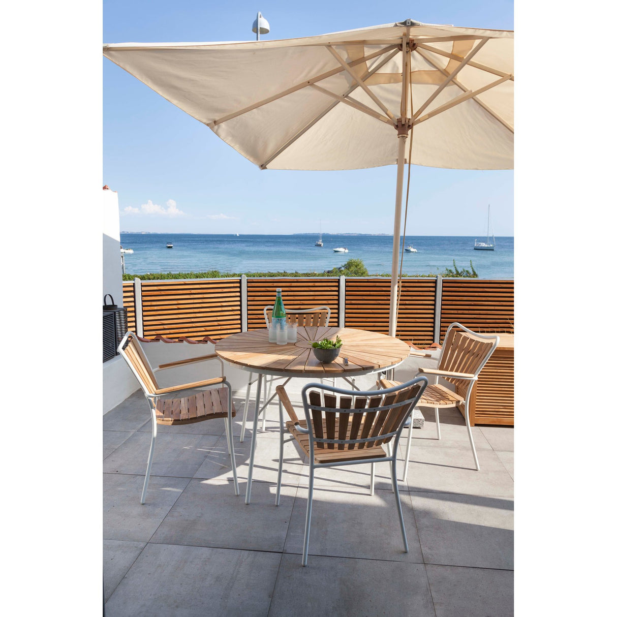 Ellen Trädgårdsmöbelset i Teak och Aluminium 110 cm + 4 stolar, Vit