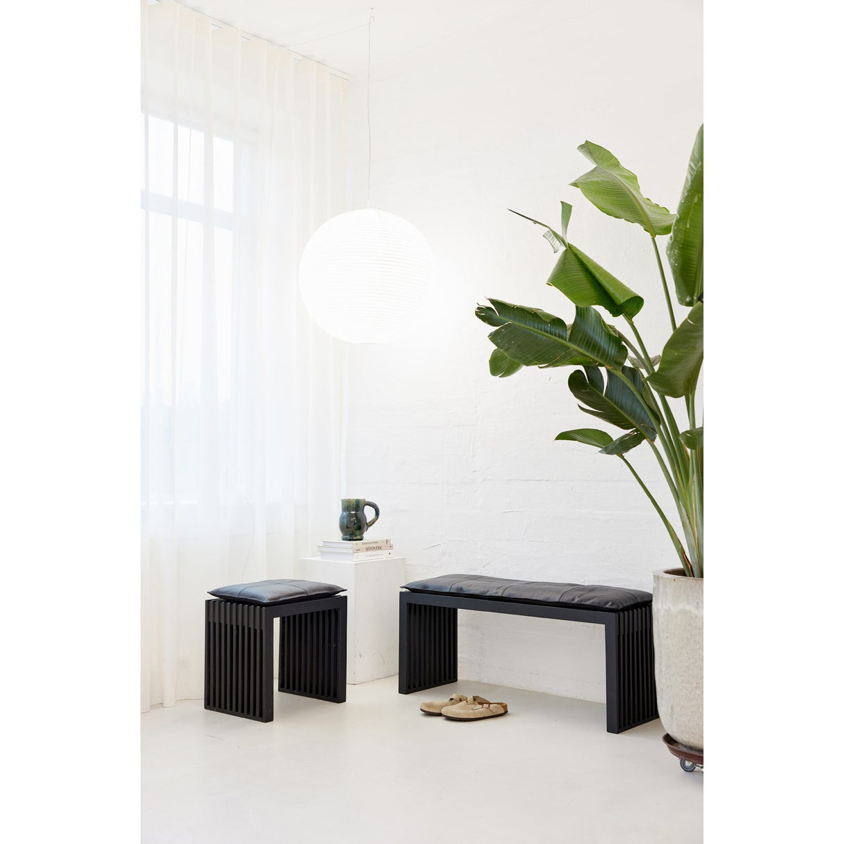 Rib Set Pall Svart Mahogny, Svart Sittdyna