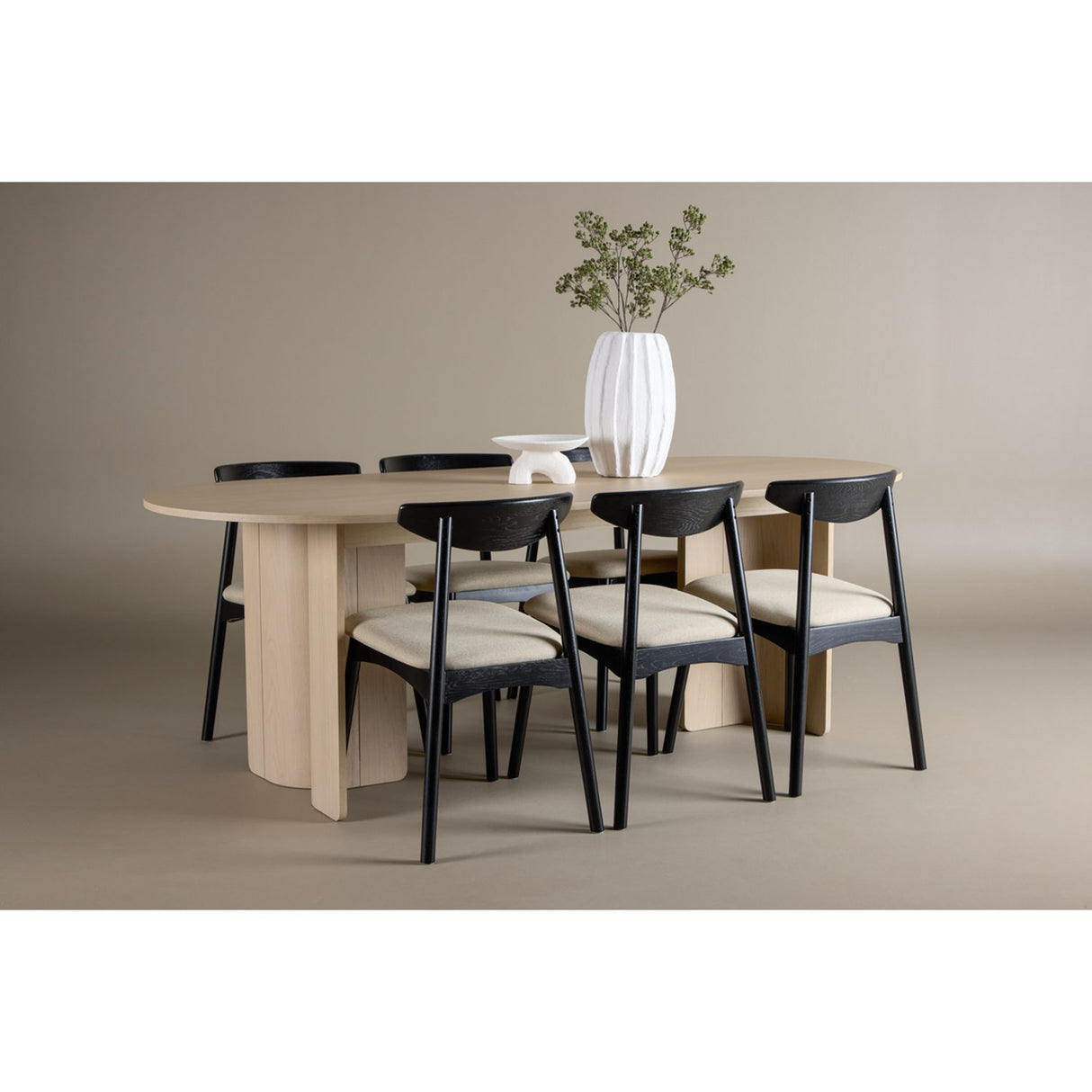 Tyresö, Ven Rektangulär matgrupp Beige
