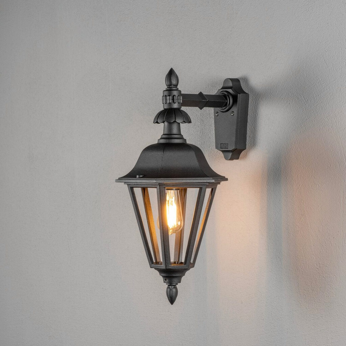 Pallas E27 Stor Vägglampa Ute Ned, Mattsvart