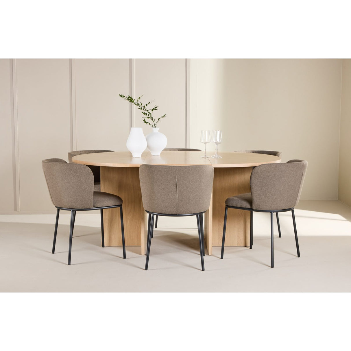 Strada, Edina Oval matgrupp Svart,Brun, Vitpigmenterad, ⌀120