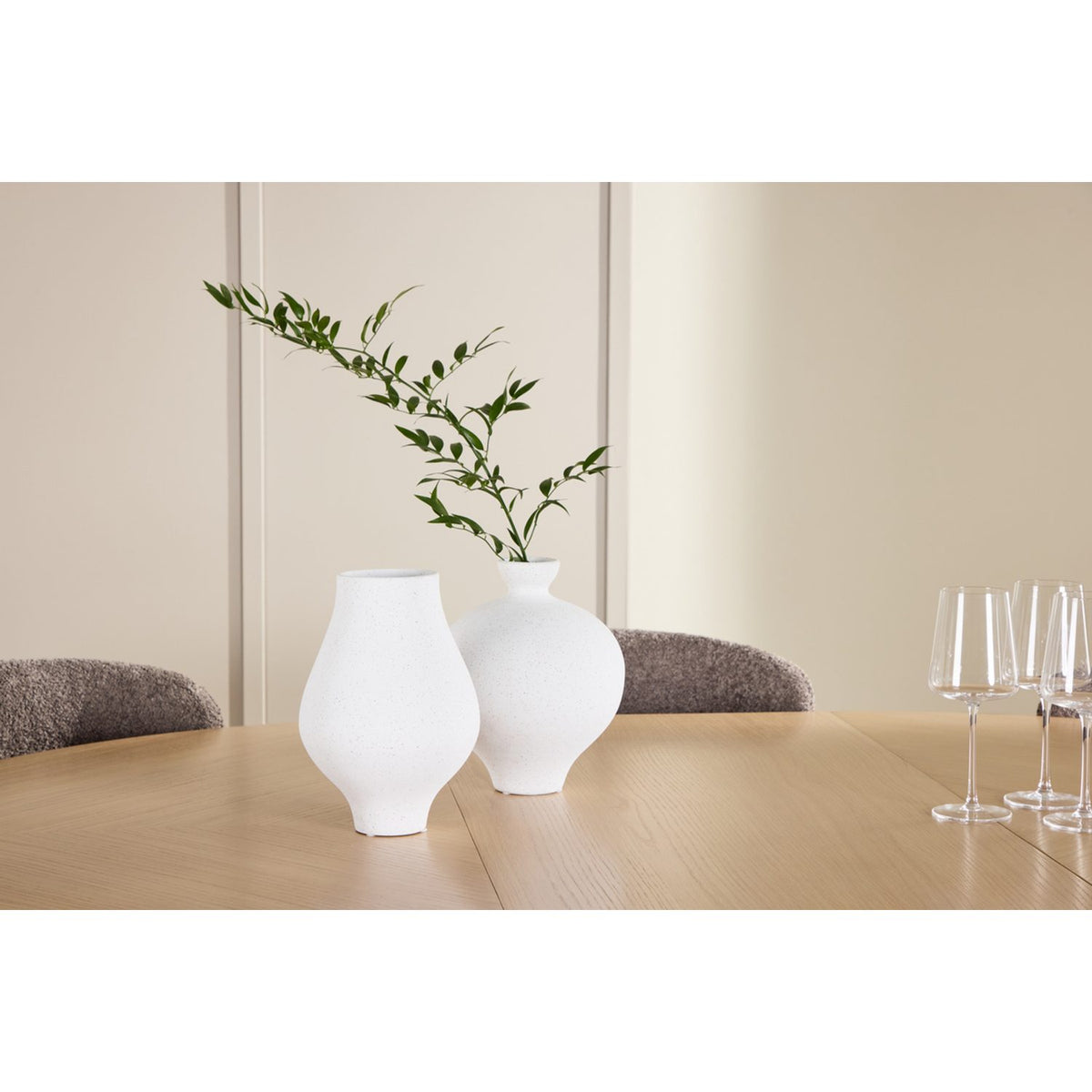 Strada, Astoria Oval matgrupp Brun, Vitpigmenterad, ⌀120