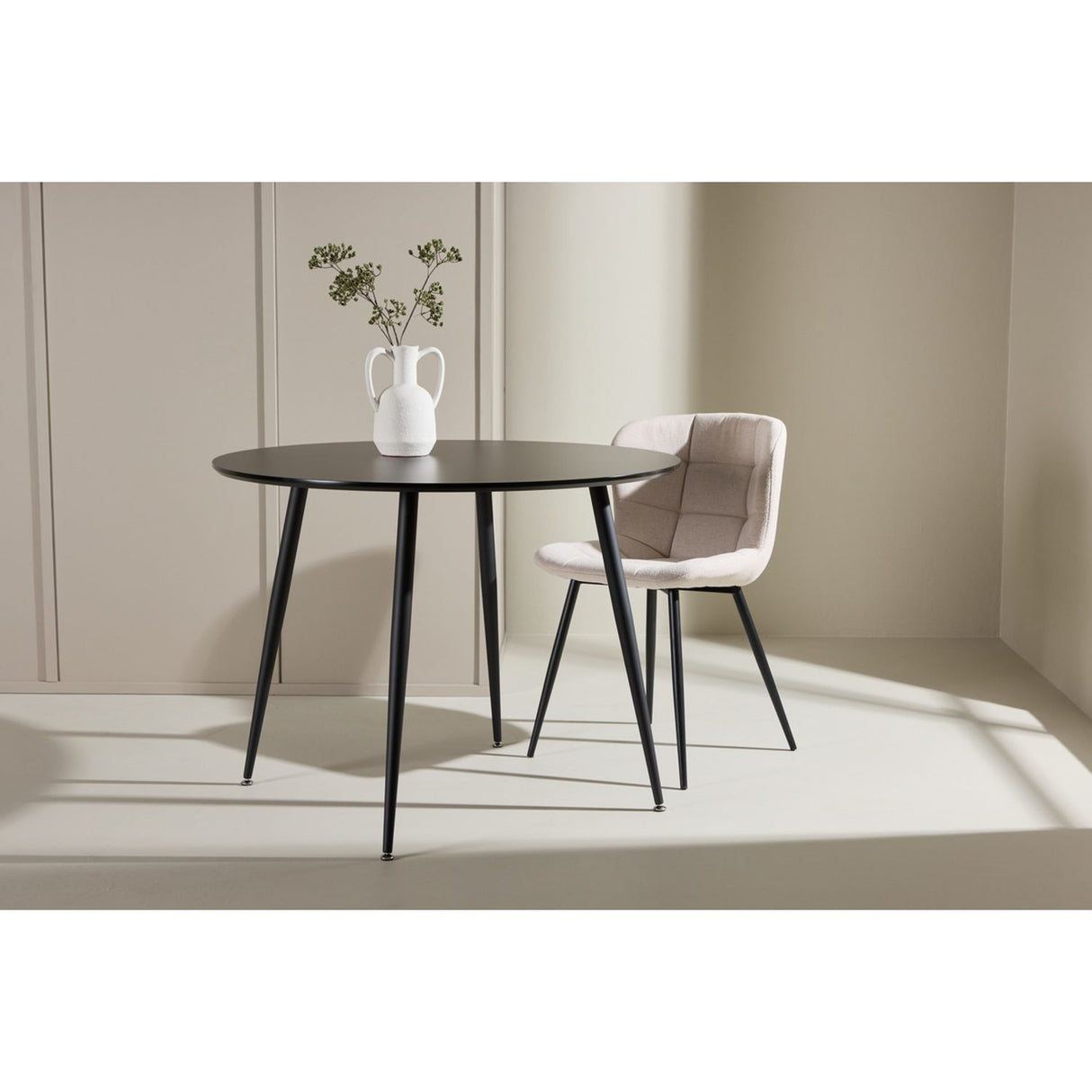 Plaza Runt matbord Svart, ⌀100