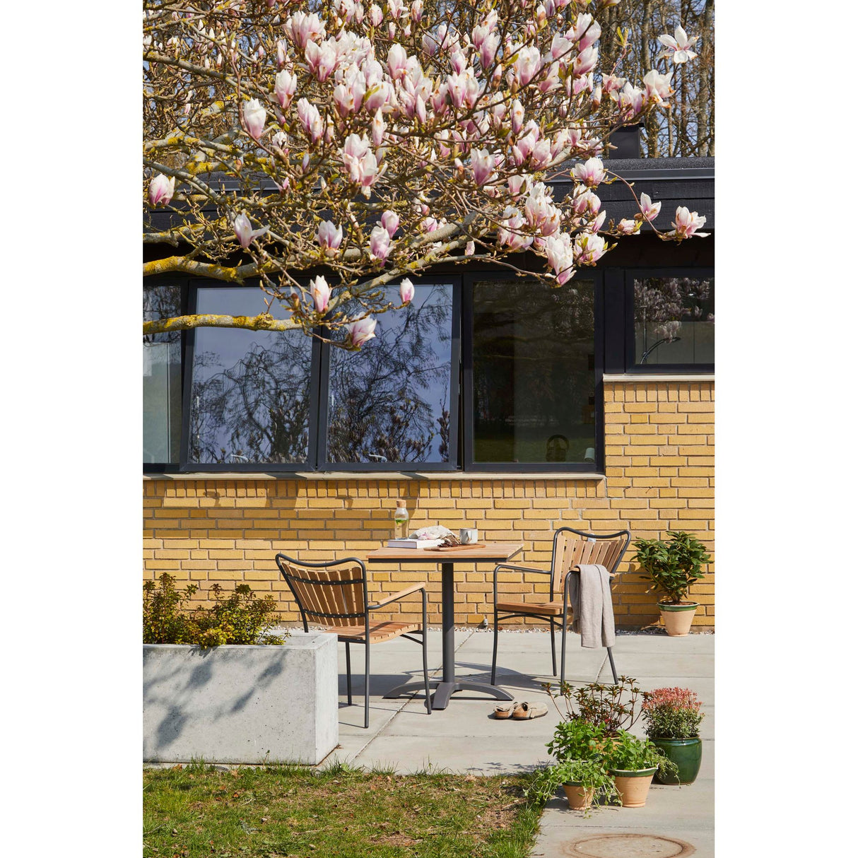 Mood Cafébord 70x70 cm i Teak/Antracit Aluminium