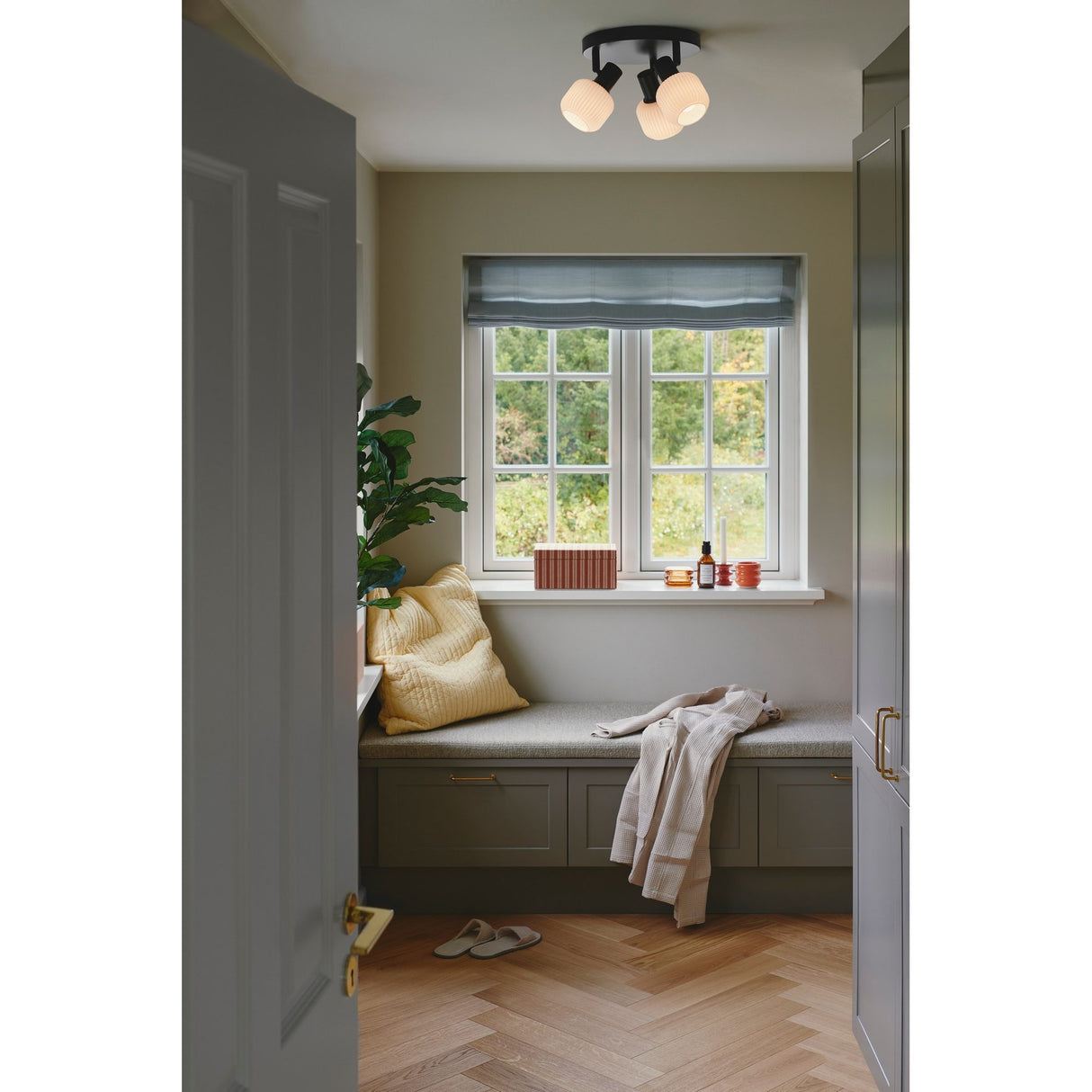 Milford Mini 3-Rondel Svart Plafond