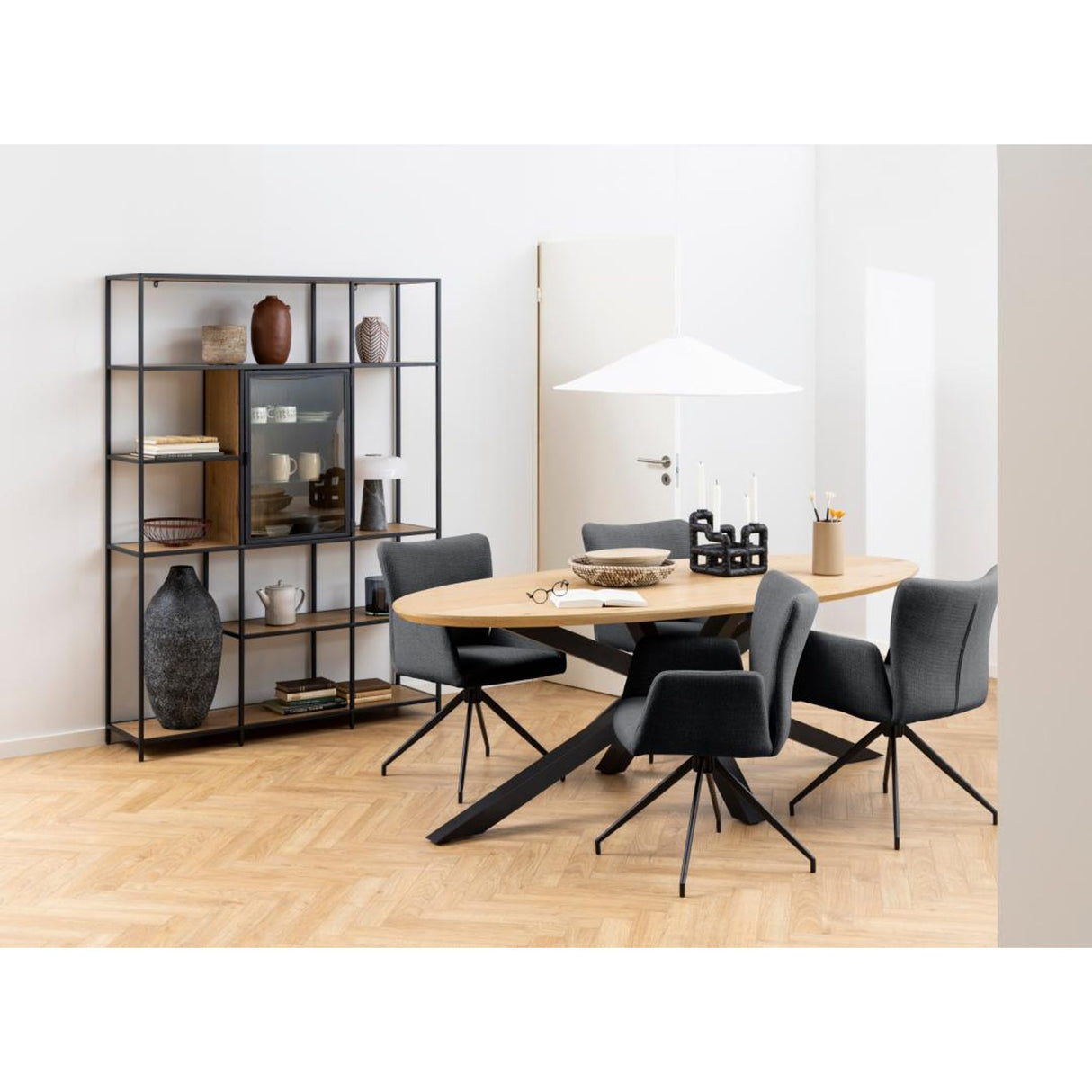 Millau Karmstol Basel tyg Mörkgrå