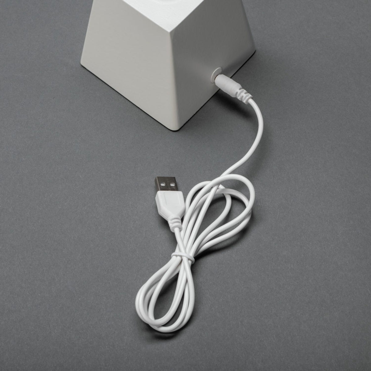 B/O Trä/vit. Amber LED Julklapp Timer 6h USB Stående Ljusdekoration Inne