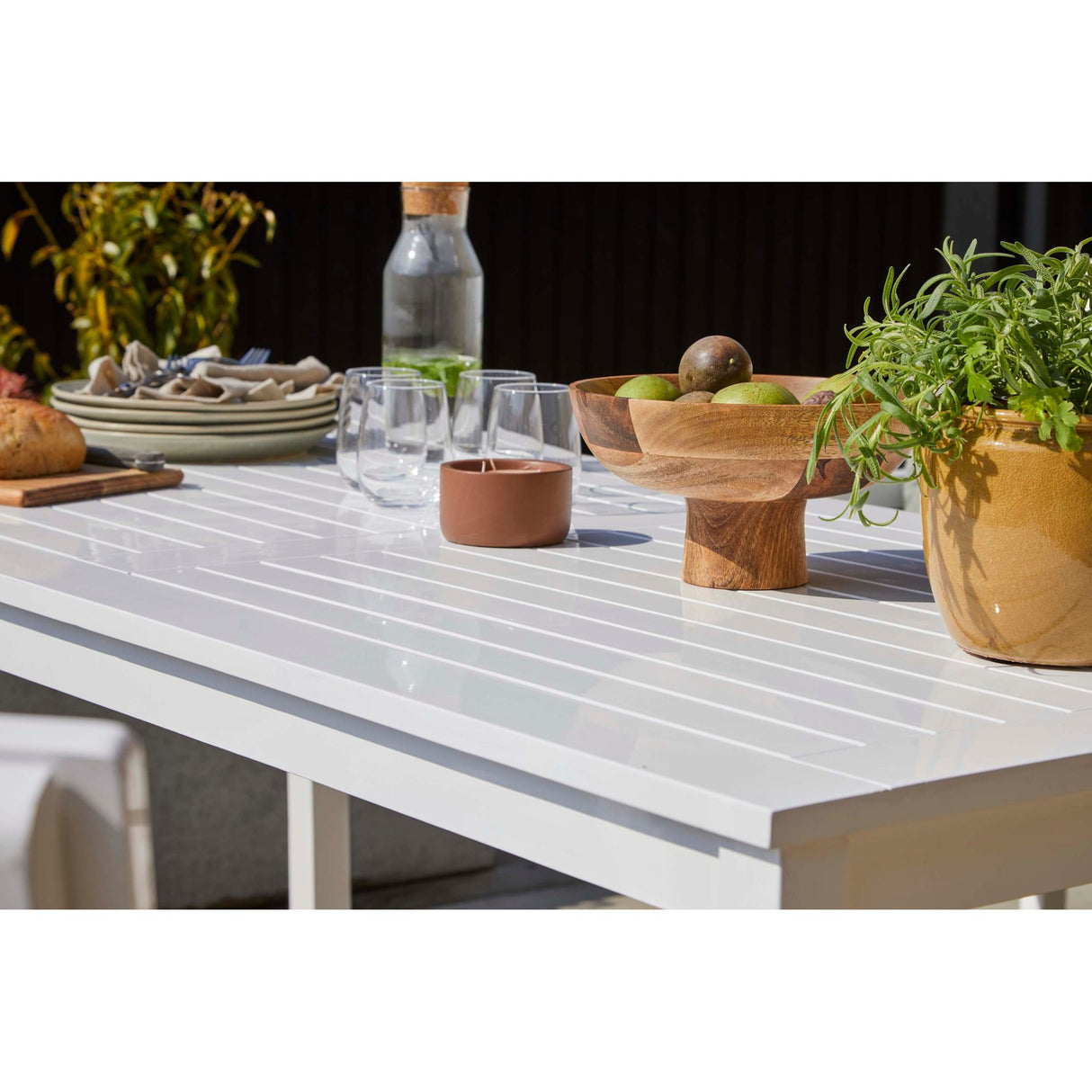 Sofiero Trädgårdsmöbelset med 1 Bord, 1 Bänk och 2 Stolar Vitlack