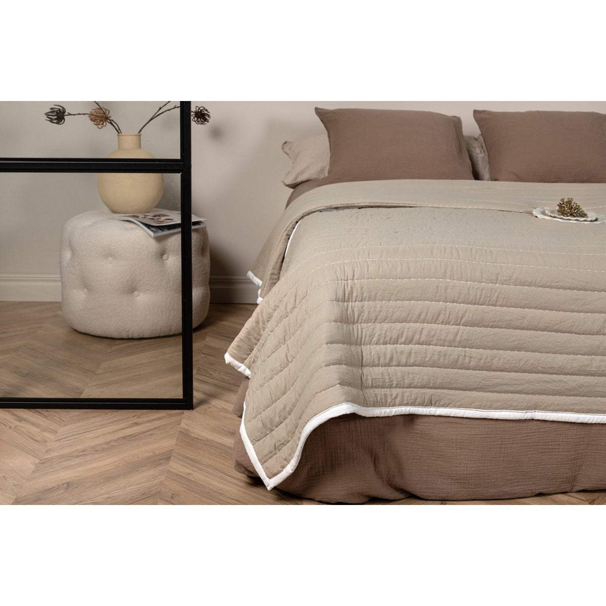 Juni Överkast Beige