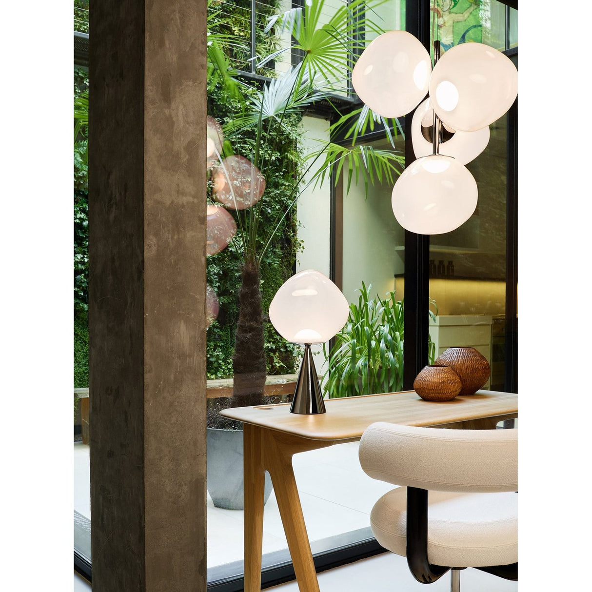 Melt Cone Fat Bordslampa Opalescent/Silver