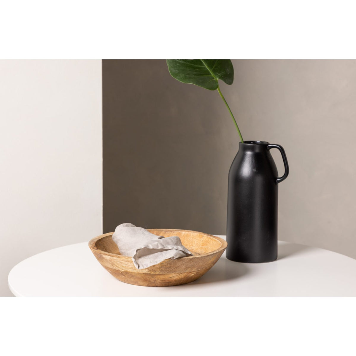 Danburi, Polar Rund matgrupp Svart, Vit, ⌀60