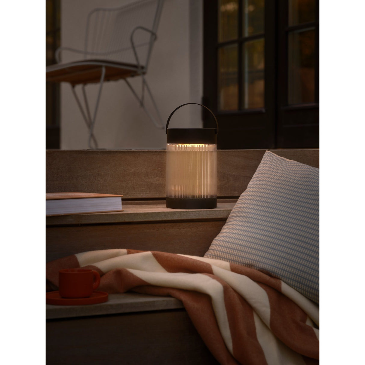 Coupar Solcell Uppladdningsbar Lampa Svart