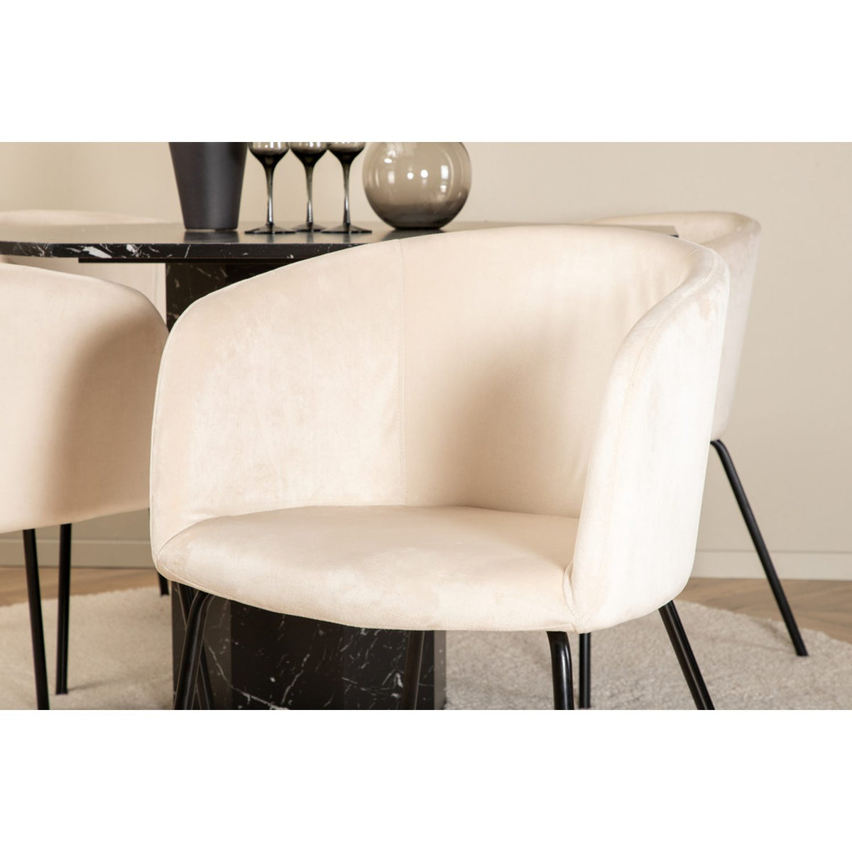 Marbs, Berit Rund matgrupp Beige, Svart, Svart, ⌀110