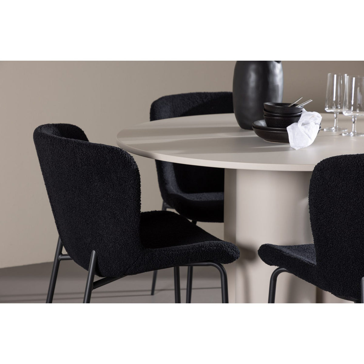 Olivia, Modesto Rund matgrupp