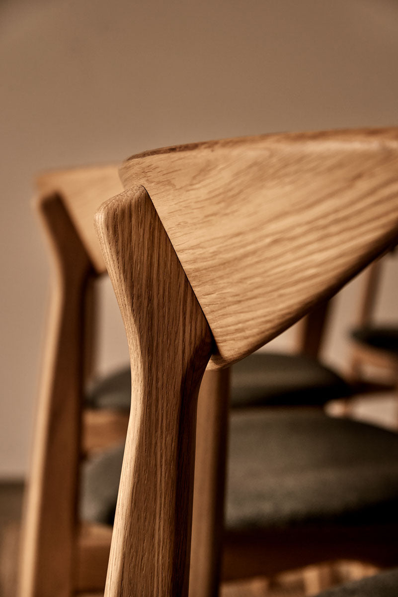 Crestline Stol Oak Natural