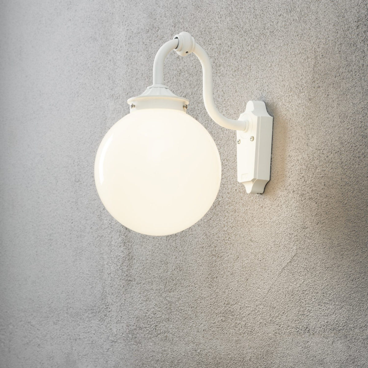 Arcturus E27 Ner Mattvit/Opal Vägglampa Ute
