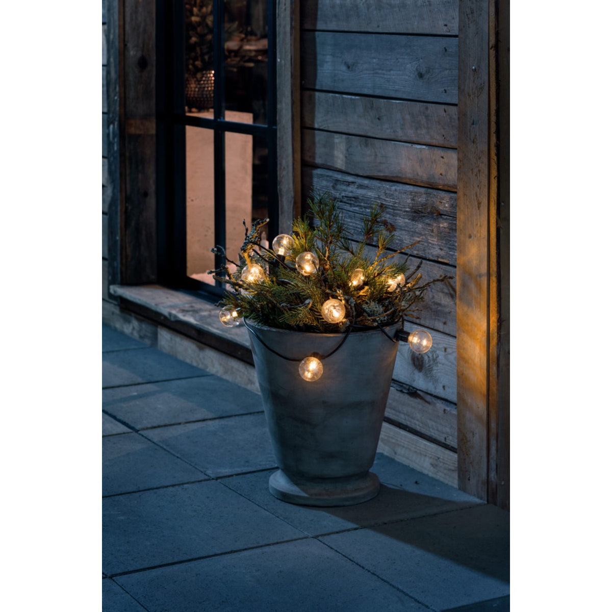 E14 10 Amber LED Svart kabel Timer 6h Ljusslinga Ute