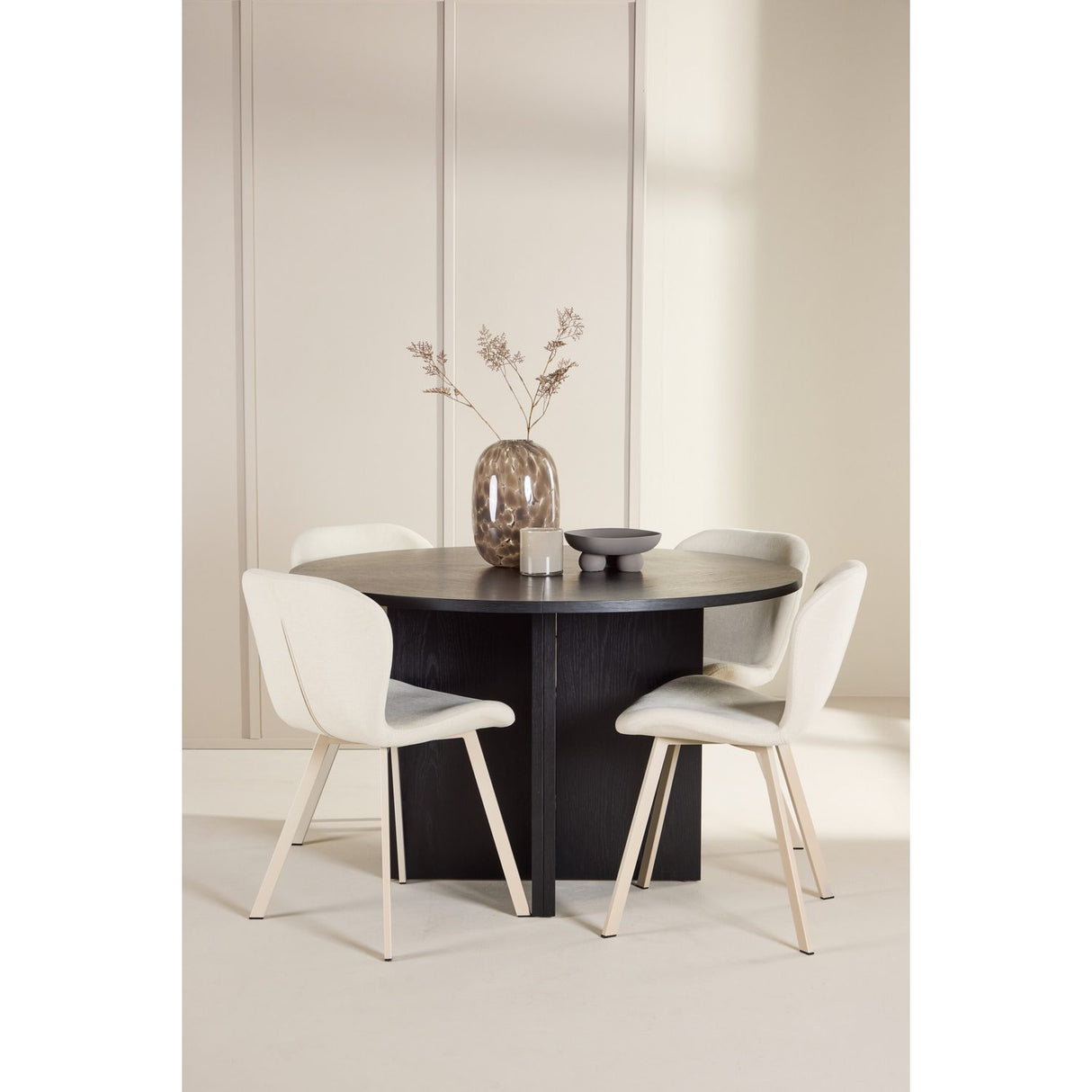 Strada, Lilja Oval matgrupp Beige, Svart, ⌀120