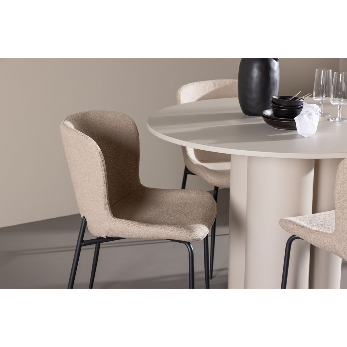 Olivia, Modesto Rund matgrupp