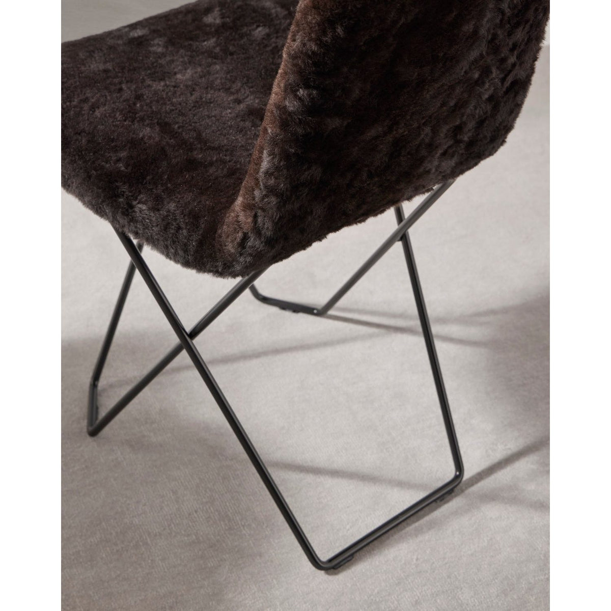 Cactus Sheepskin Stol Svart, Vit