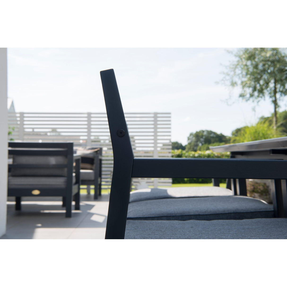 Stoltö Utefåtölj Grå