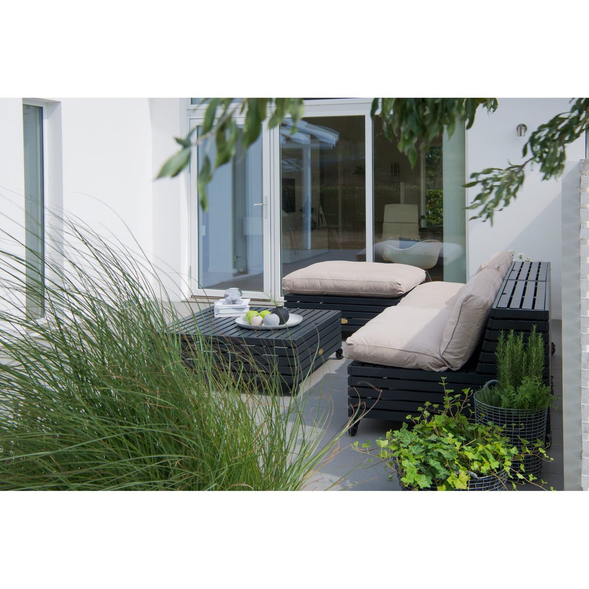 Bara Vara Utefåtölj Grå