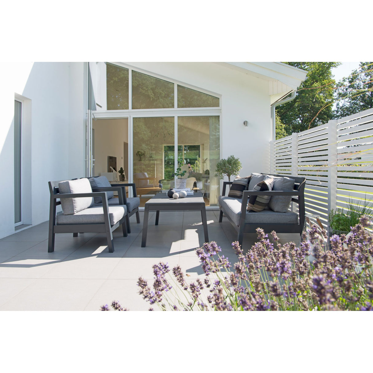 Stoltö Dynset Utefåtölj Grå