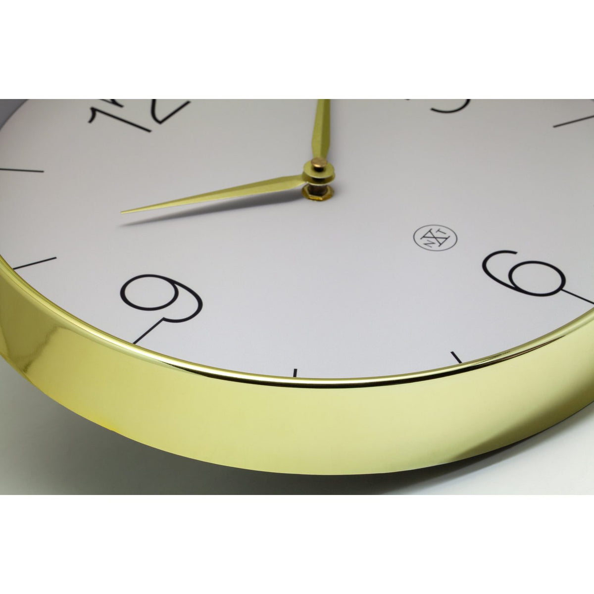 Finesse nxt 30,5 cm /grå Väggklocka Guld