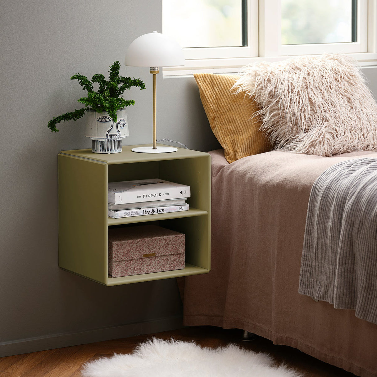 Charlotte Quadrant-vägghylla Oliv