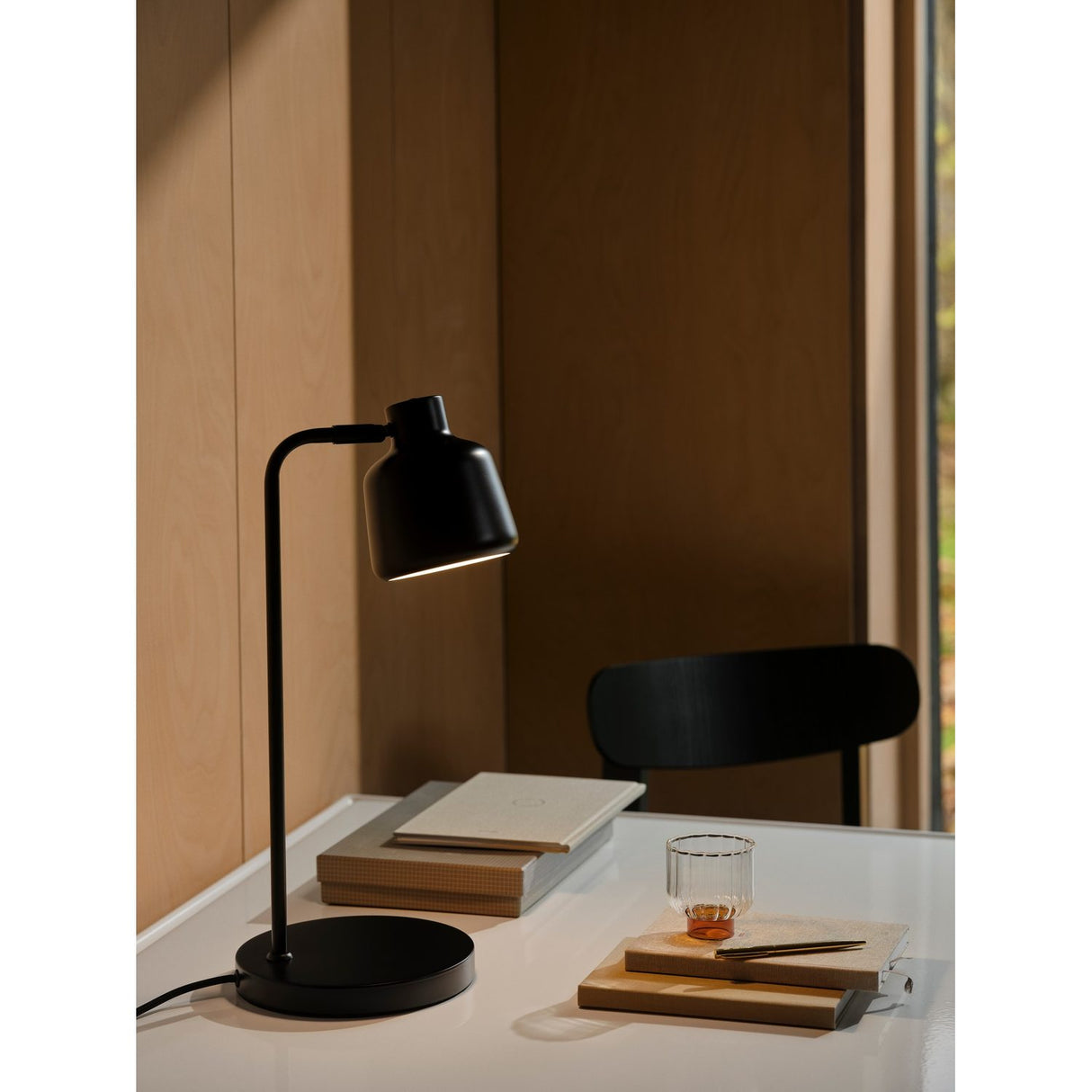 Louella Svart Bordslampa