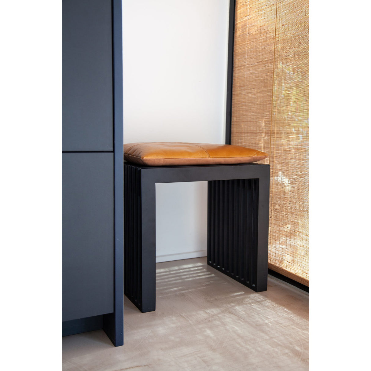 Rib Set Pall Svart Mahogny, Ljusbrun Sittdyna