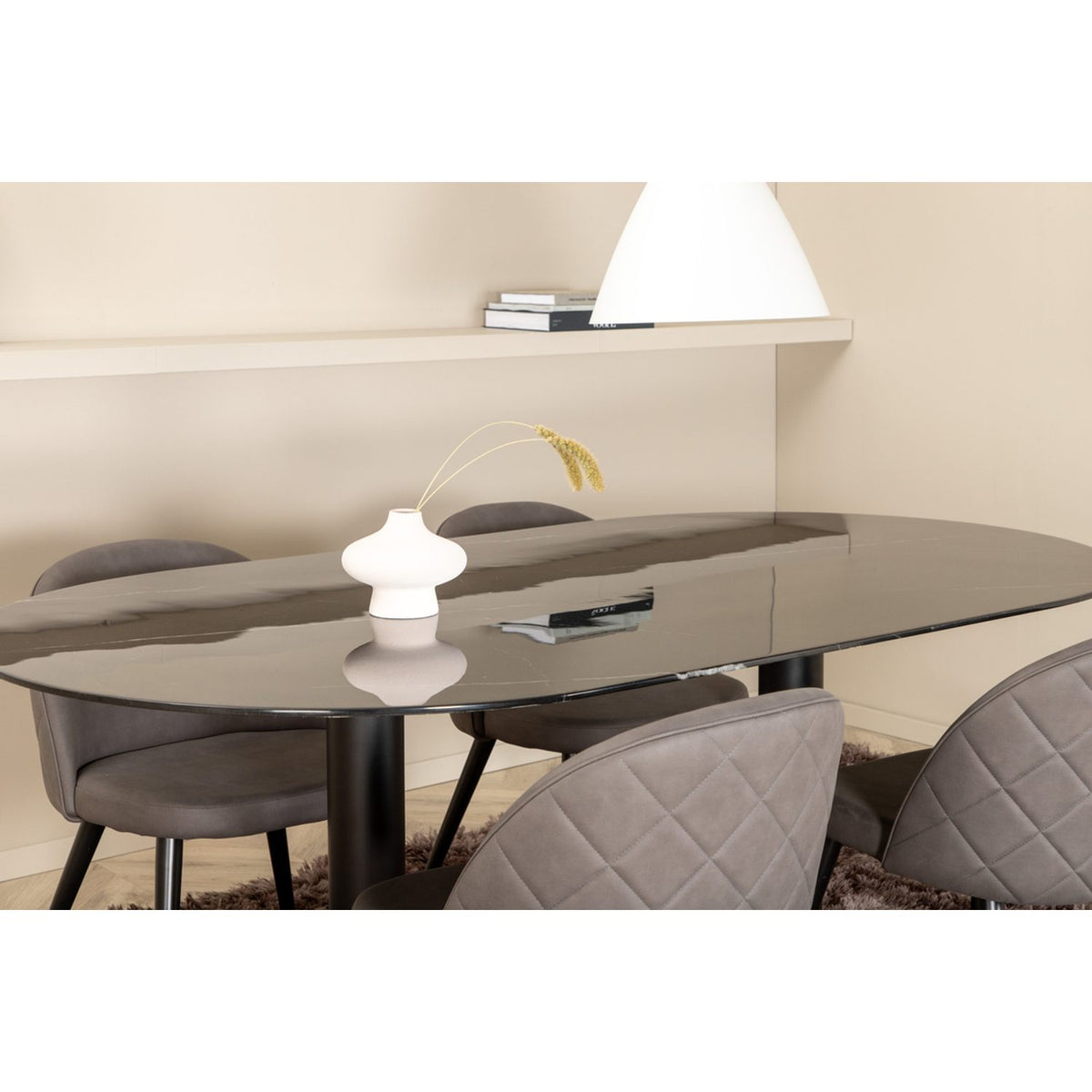 Pillan, Velvet Oval matgrupp