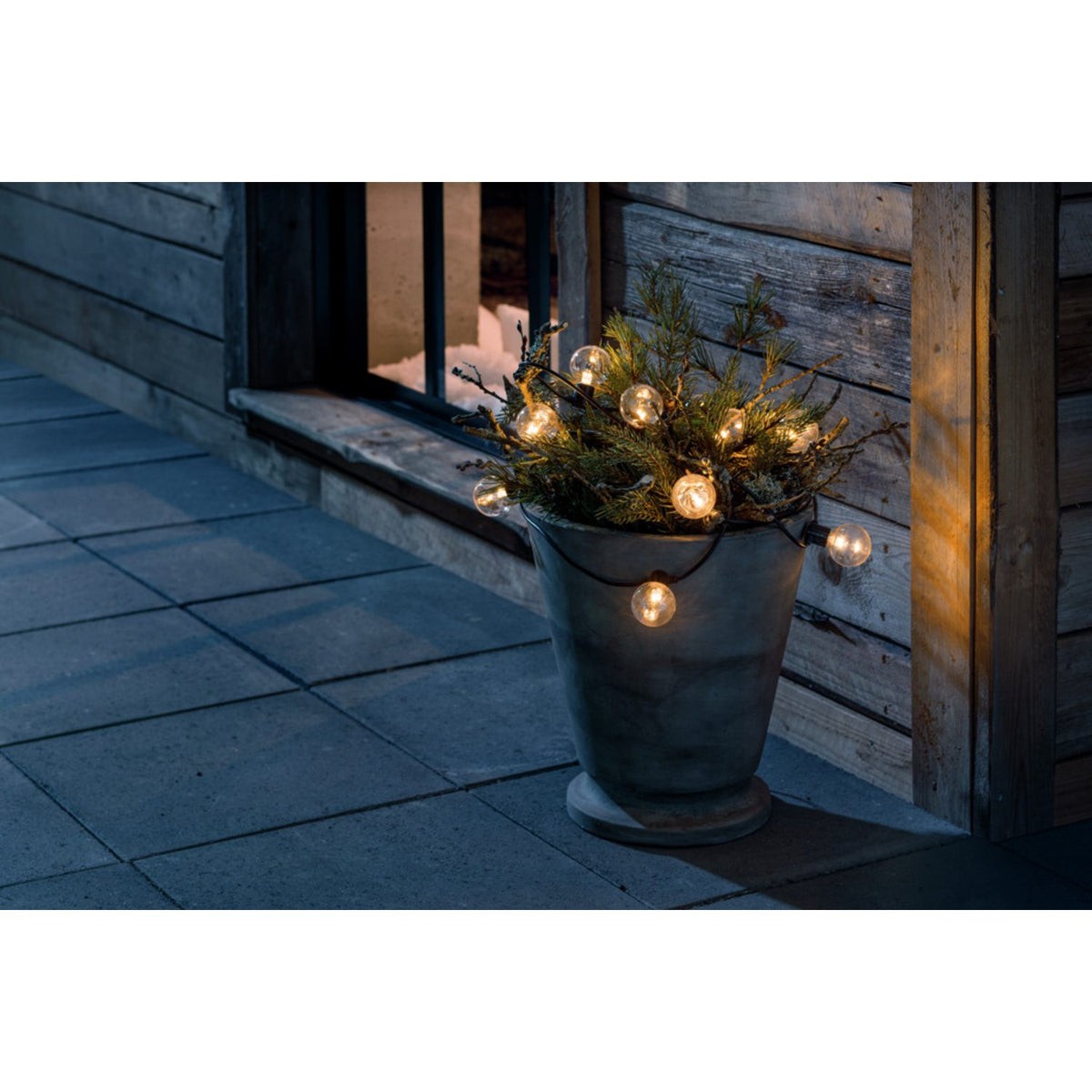 E14 10 Amber LED Svart kabel Timer 6h Ljusslinga Ute