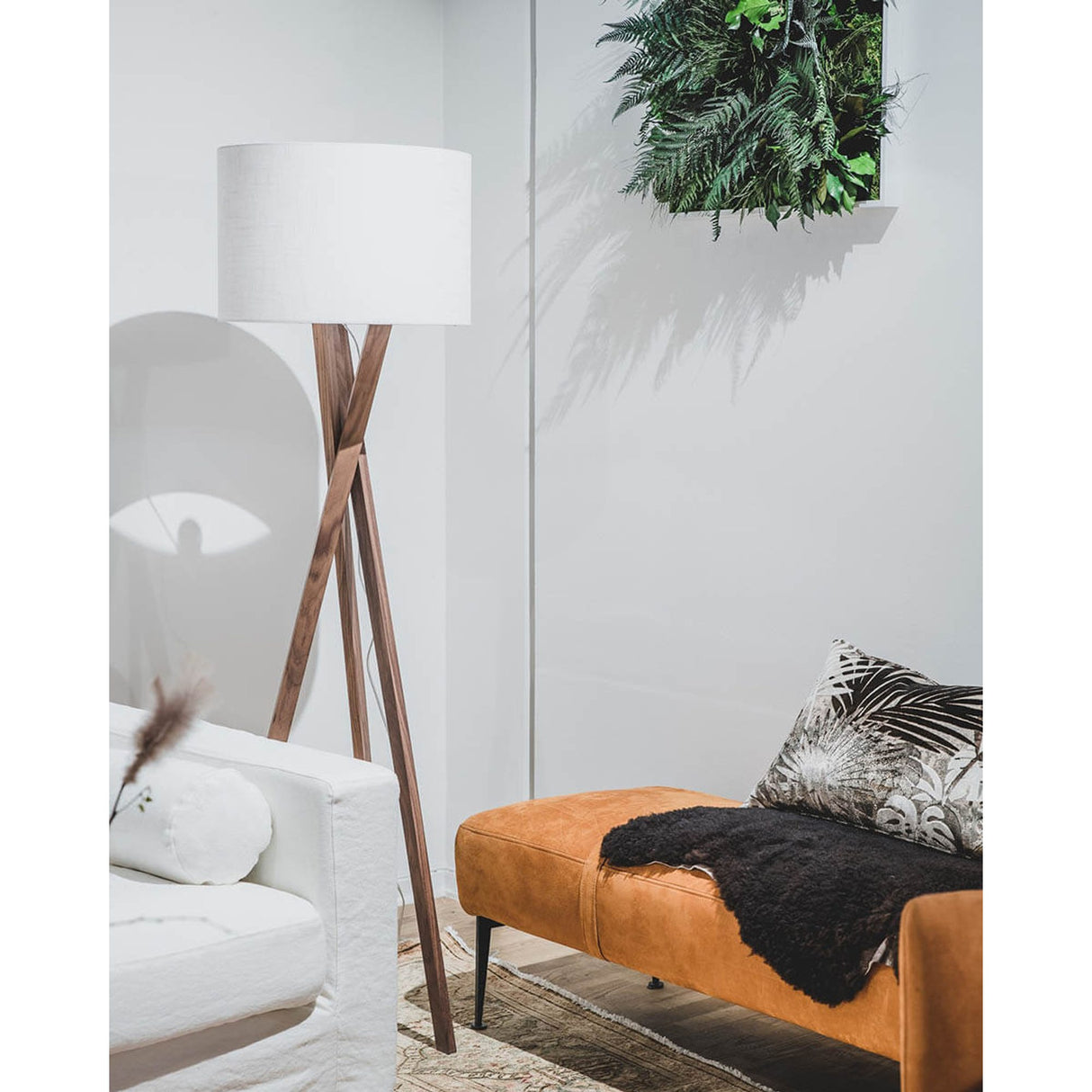 Vega Golvlampa Valnöt