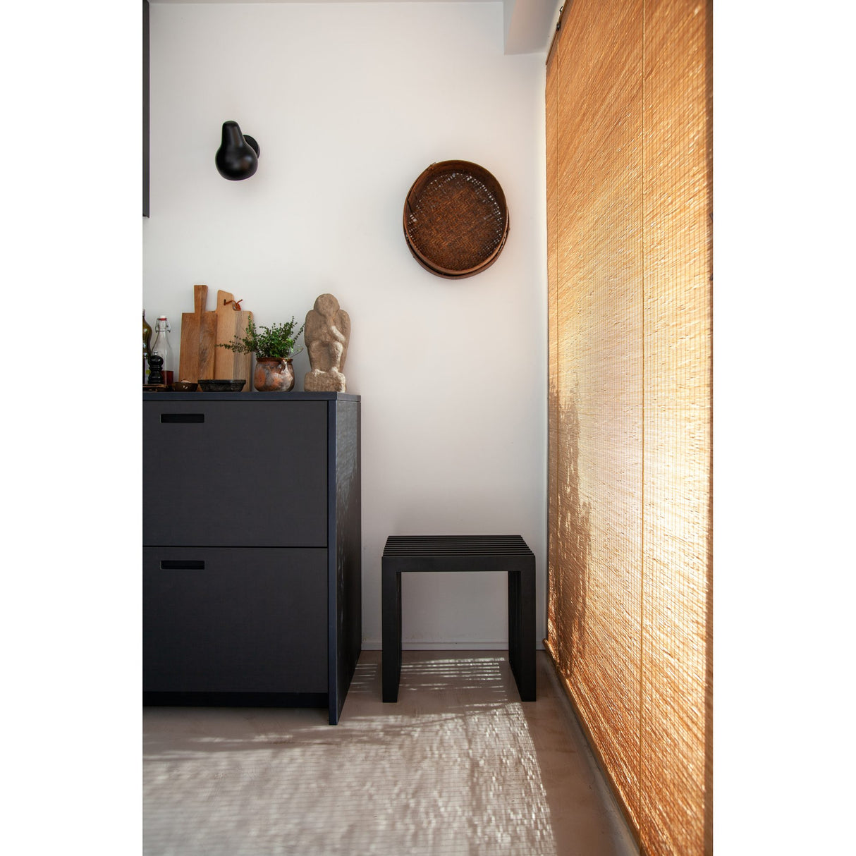 Rib 45x35 cm Pall Mahogny Matt Svart