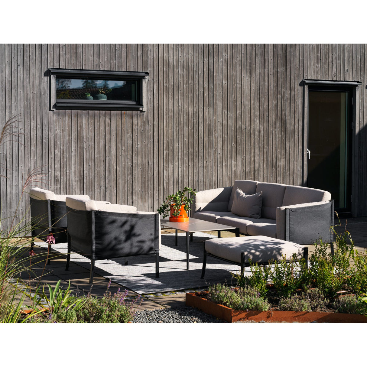 Hallavara Utesoffbord Svart