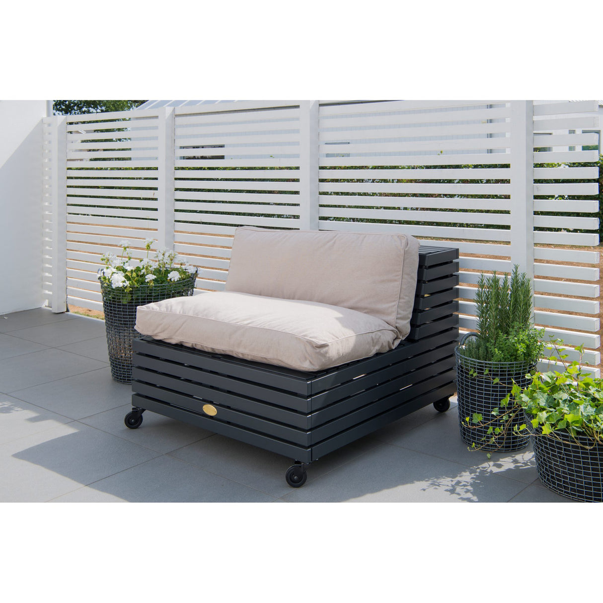 Bara Vara Utefåtölj Grå