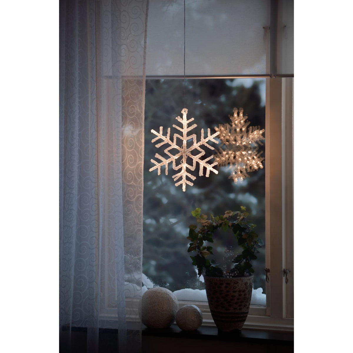 Snöflinga Akryl 30 cm 36 varmvita LED Ljusdekoration Inne