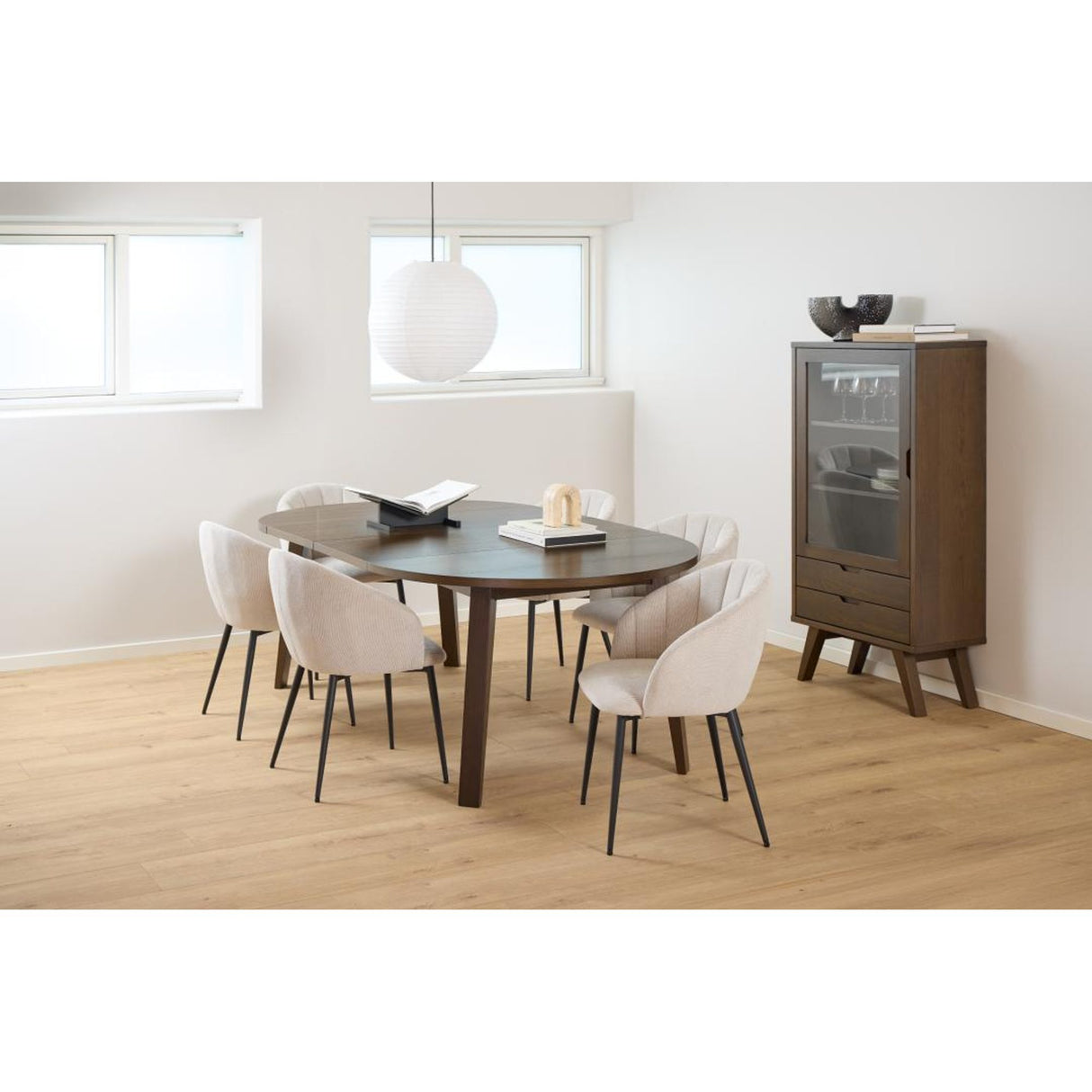 Arendal Vitrinskåp 145x72x36 cm Rökt Ek