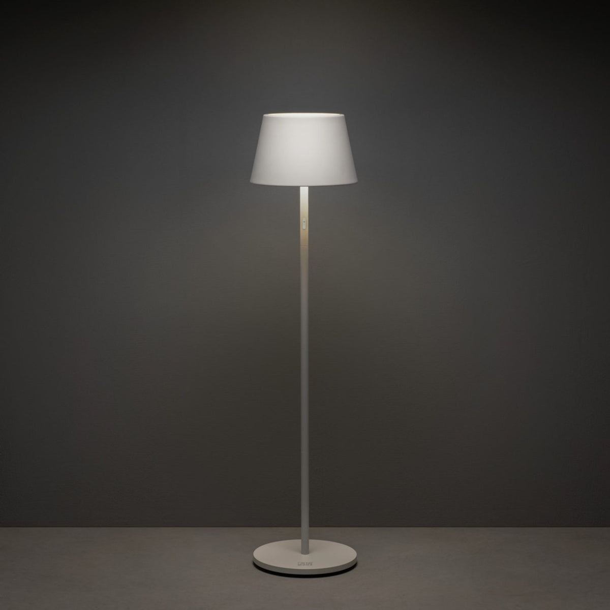 Pomezia USB Golvlampa Ute/Inne Vit