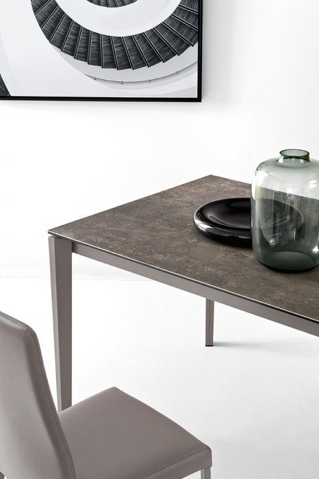 Pentagon Fast Matbord 130 cm