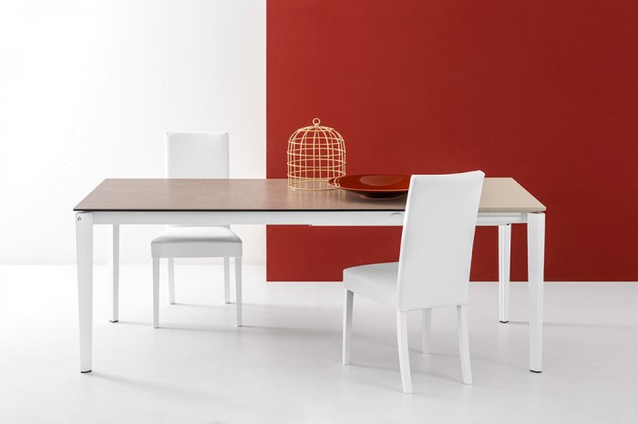 Pentagon Fast Matbord 130 cm