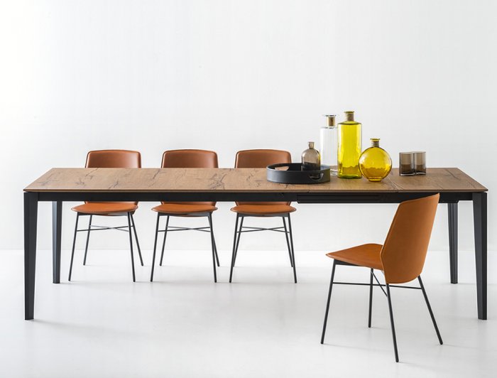 Pentagon Matbord 160-260 cm