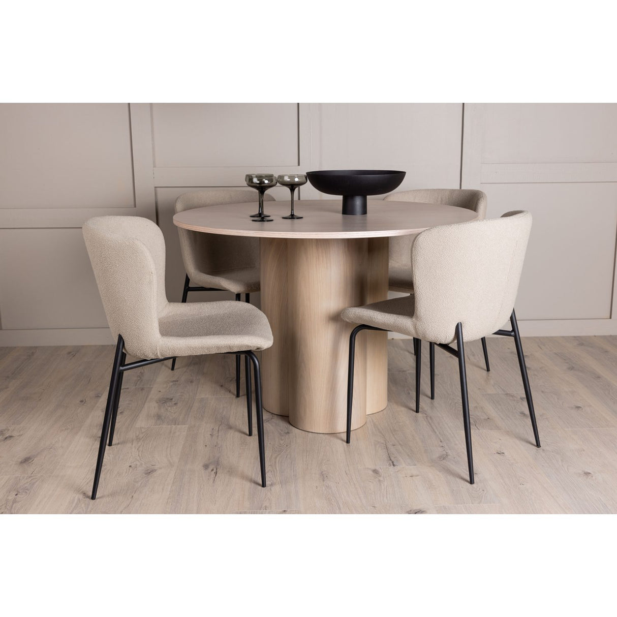 Olivia, Modesto Rund matgrupp
