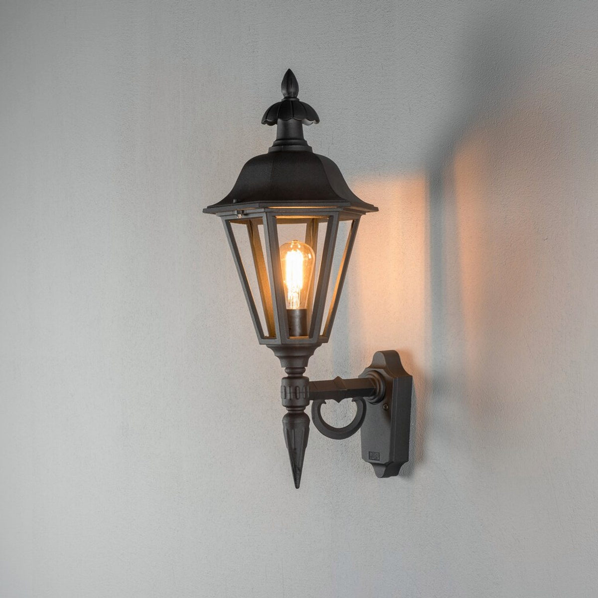 Pallas E27 Stor Vägglampa Ute Upp, Mattsvart