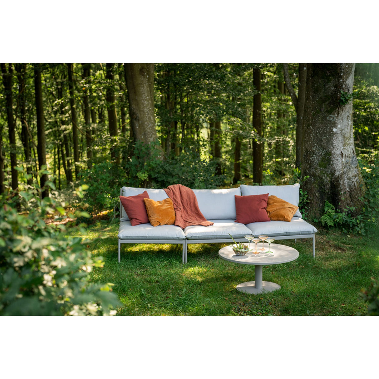 Näsby Utesoffbord Ø80 cm Sand