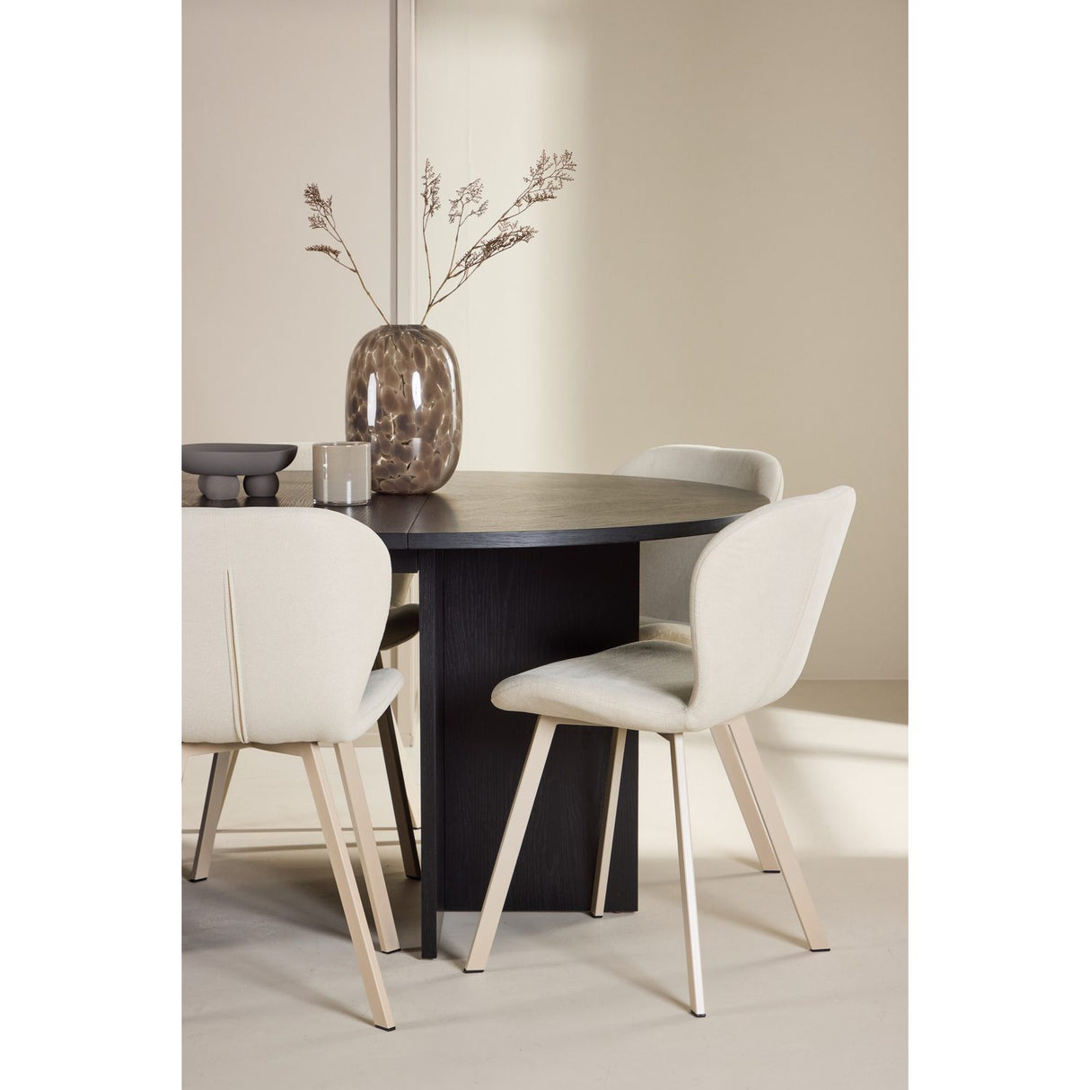 Strada, Lilja Oval matgrupp Beige, Svart, ⌀120