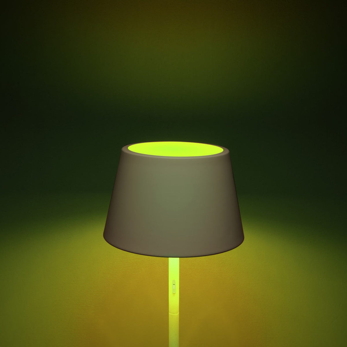 Pomezia USB Golvlampa Ute/Inne Vit
