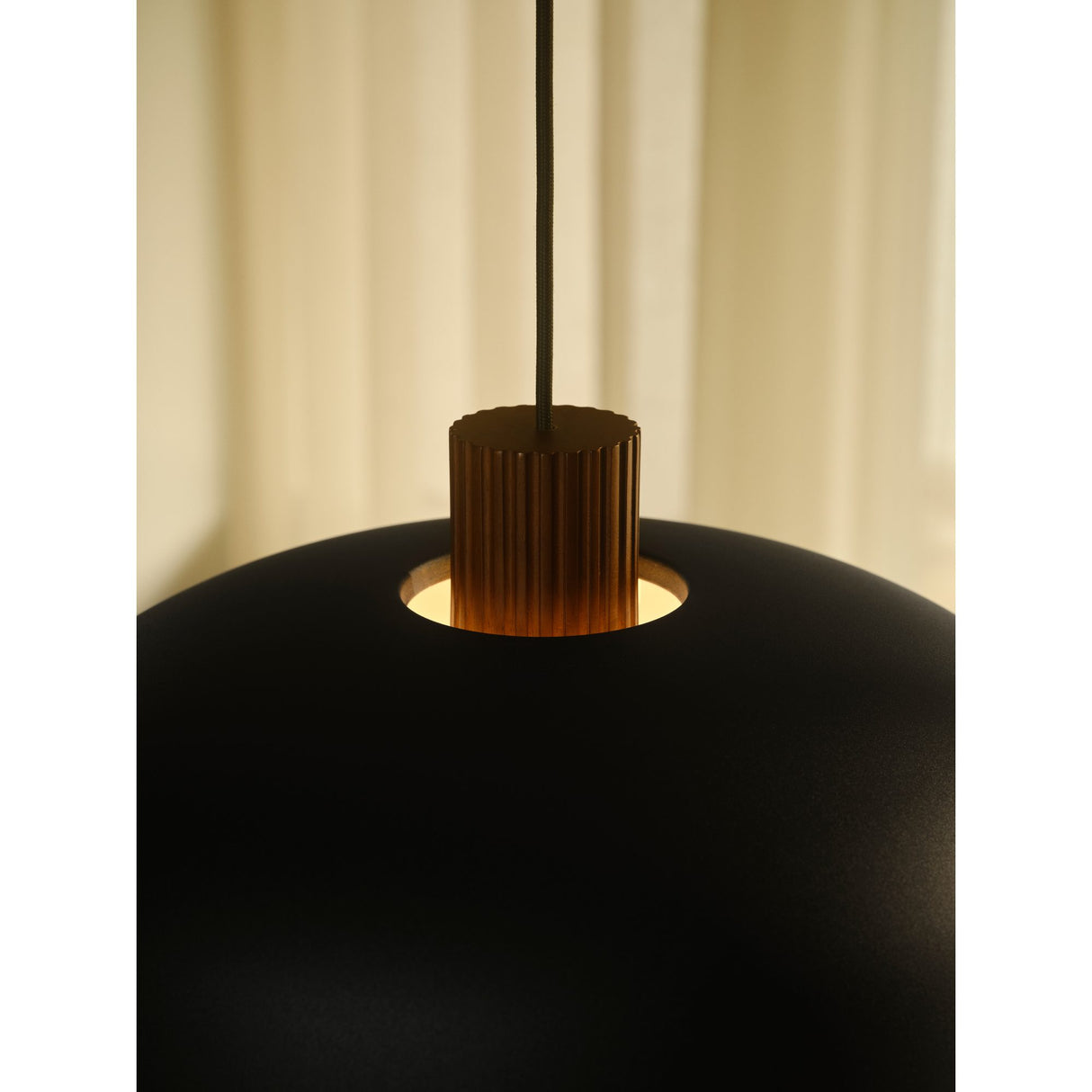 Aurelio Svart Taklampa