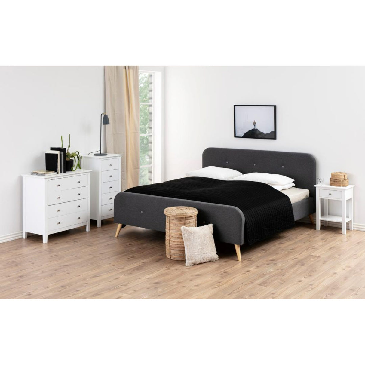 Linnea Sängbord med 3 Lådor 63x45x34 cm